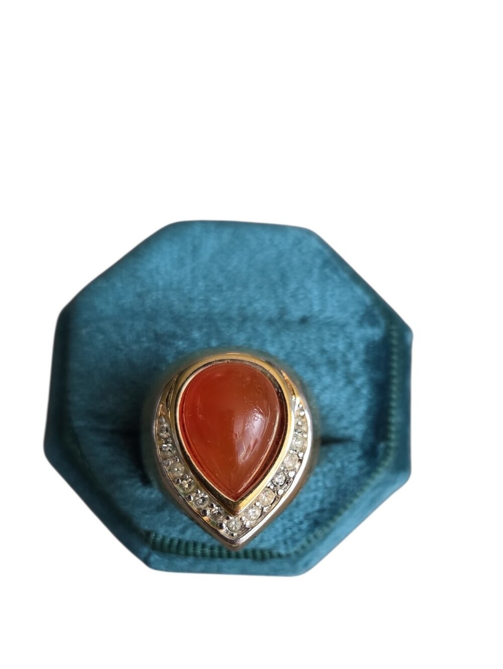 Vintage 8 18k HGE Gold Teardrop Carnelian Ring with Clear Accent Stones